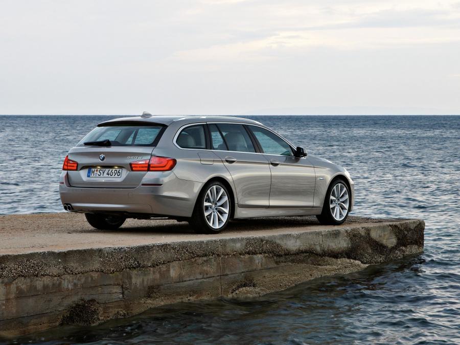  BMW 520d Touring 2010 года  (фото 16 из 16)